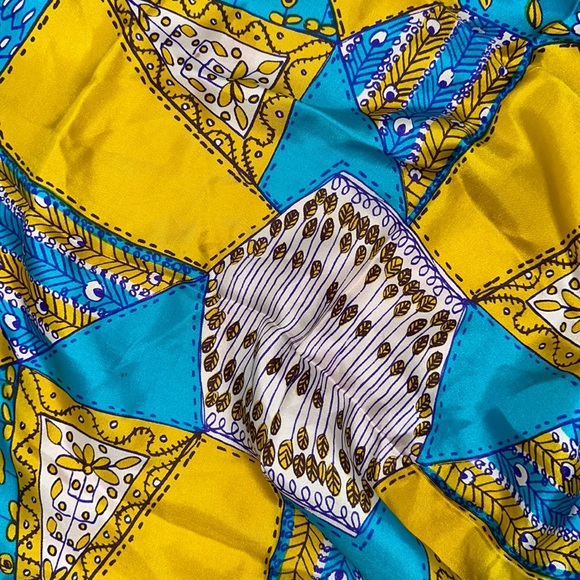 Vera Accessories - VERA NEUMAN SCARF 100% silk
